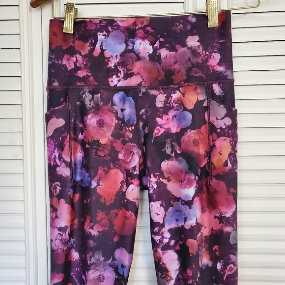 Athleta Printed Salutation Stash Pocket Leggings - Picture 3 of 8